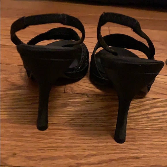 Shoes - Picture 4 of 5